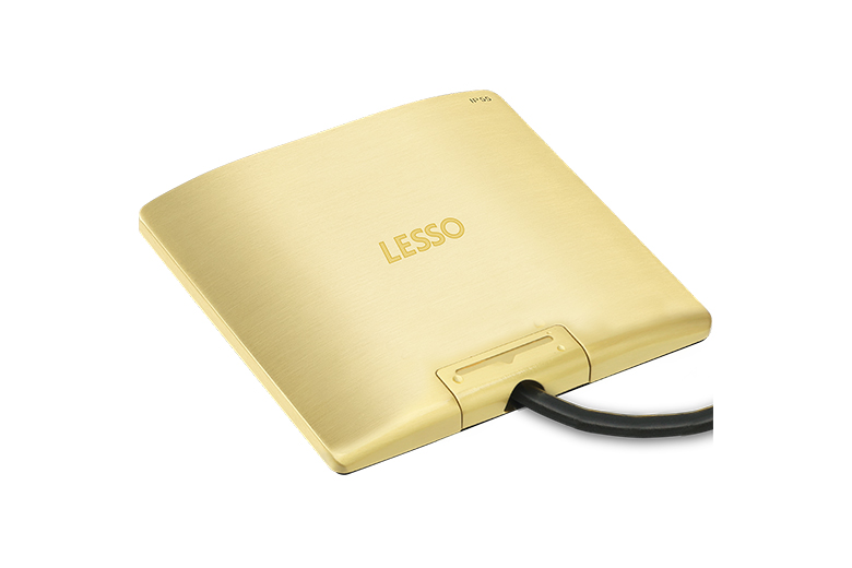 L80-F16一位小五孔防水地插